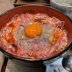 熟成焼肉 あらた - あらた丼（ごはん大盛）