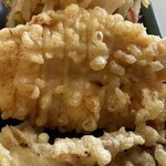 富士見うどん - 2024/03/07
      温かけうどん 290円
      麺増量 1玉 120円
      天ぷら 各150円
      ・紅しょうが かきあげ
      ・鶏ささみ
      ・いかげそ
      ✳︎ネギ、天かす、生姜、紅生姜 無料