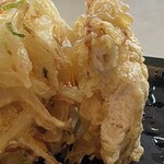 富士見うどん - 2024/03/07
      温かけうどん 290円
      麺増量 1玉 120円
      天ぷら 各150円
      ・紅しょうが かきあげ
      ・鶏ささみ
      ・いかげそ
      ✳︎ネギ、天かす、生姜、紅生姜 無料