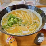 Yamagoe Udon - かまたま(小) 350円
                        熱いお出汁を入れてます♡