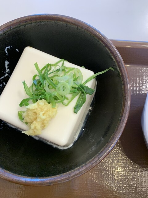 「やっぱ好きやねん」と「悲しい色やね」、たまにゴッチャになっちゃうんですよね。全然違う歌なんですけどね。 : すき家 函館漁火通店の写真