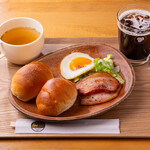 Kafe Ando Dainingu Ba Furatto - 名店”キムラヤ”のパンを使用しております！ふんわりおいしい絶品朝食です！