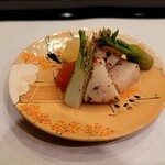 馬車道 大かわ - タイラ貝とタラの芽の酢の物