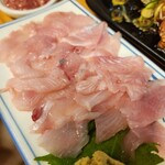 Miyoshibashi Furaiya - カガミ鯛刺し500円