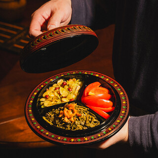 본고장 같은 미얀마 요리를 맛본다. 2종류의 코스 있음