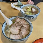 南ばん亭 - ちゃんぽんチャーシュー麺　ちゃんぽん麺(共に太麺)