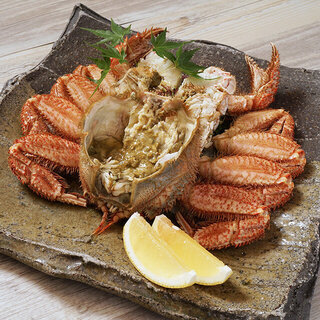 為四季增添色彩的北海道海鲜◎大閘蟹、牡蛎、鮭魚子、青花魚、扇貝等！