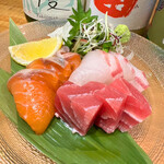 Assorted 3 types of fresh fish sashimi