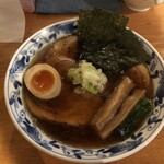 Menyakitara - 今昔支那そば炙り肉入り・醤油（1,300円）