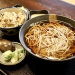 イモセン - 朝食セット(800円)                                                                     温かいそば・日替わりご飯・とろろ・お新香