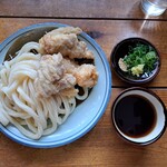 Teuchi udon mugizou - かしわ天は4ピースで、胸だけでなく腿肉まで含まれていた。