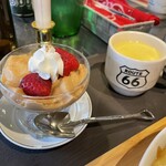 カフェアンドダイナー 古民家66 とっとっと - レディースセットのデザートはプリンだそうです