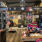 カフェアンドダイナー 古民家66 とっとっと - 右手は超リラックスできるソファ席