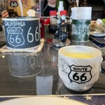 カフェアンドダイナー 古民家66 とっとっと - コーンスープのカップ