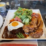 カフェアンドダイナー 古民家66 とっとっと - チームブラウンではありますが、ボリューミーな新鮮野菜で0カロリー！