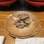 創作鉄板 粉者東京 - スジ肉の炊いたやーつ
