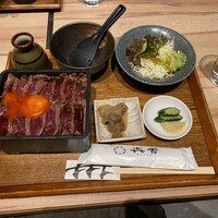 焼肉㐂舌 南船場 - 黒毛和牛熟成イチボ肉タタキステーキのお重