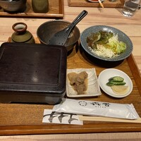 焼肉㐂舌 南船場 - 黒毛和牛熟成イチボ肉タタキステーキのお重