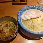 Menya Kihachi - 羅臼昆布水のつけ麺塩1.5玉