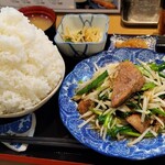 キッチン パズル - レバニラ炒め定食&1キロご飯。