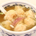 池記 - 海老ワンタンスープ（浄海蝦雲吞）71香港ドル。