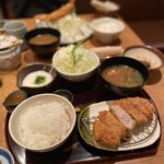 名代とんかつ かつくら 三条本店 - 