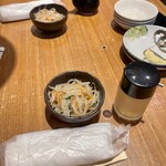 炭火焼ホルモン酒場 元気家 - お通し（モヤシナムル）