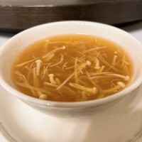 東天閣 神戸本店 - えのきとふかひれスープ