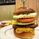 No.18 - 自家製ベーコンチーズバーガー2,200円は夜だけのメニュー