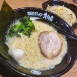 横浜家系ラーメン 小作大和家 - 