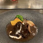 Teppan Dining L’ajitto - 赤ワイン煮込み