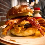 HYOE'S BURGERS + FRIES - 