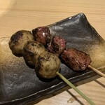 Koshitsu Yakitori Akamine - コーチンつくね串・コーチンレバー串