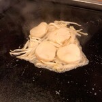 お好み焼き 山小屋 - バター醤油焼きにする