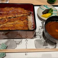 東京竹葉亭 南御堂店 - 鰻丼(鰻重と赤だし)