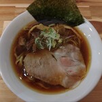 ラーメンゴロー - 料理写真:親どりラーメン　太麺は840円