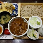 Tsukushi - 天ぷらせいろ＆ミニ牛すじカレー丼①