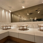 和カフェyusoshi - 「禅」をテーマにした和カフェです。広々とした畳のお席はリラックスできそう。