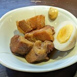 立呑み当たり - 豚の角煮 370円