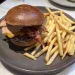 J.S.BURGERS CAFE 神戸ハーバーランドumie店 - 