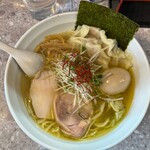 美志満 - スープは金色の豚骨と貝ベース