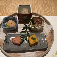 対馬のどぐろとイカ活き造り 博多 魚蔵 都ホテル店 - 百薬にぎり