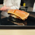 立喰 鮨となり - メジマグロ　玉ねぎ醤油