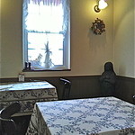 LYON - 店内は携帯でパシャ