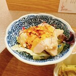 Chuukasakaba Jakki Hanten - 蒸し鶏のにんにく醤油かけ