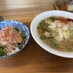 大衆食堂 中華そばとおコメの店 メシケン。 - 