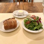 PREGO DUE - ・本日のおすすめパスタランチ 1,600円/税込
                        (サラダほうれん草とツナのスパゲティ)