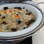 オアシス - 鶏肉と冬野菜の中華風煮込み