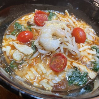 海老出汁と白湯スープの旨味溢れる個性的な3種のラーメン