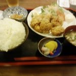 Rokumonsen - 鶏唐揚げ定食（中ライス）（700円）